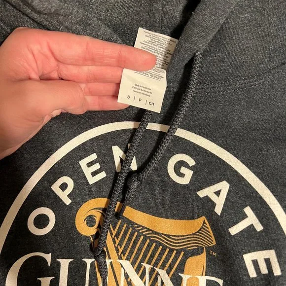 Open Gate Guinness Brewery Sweatshirt - Picture 2 of 2